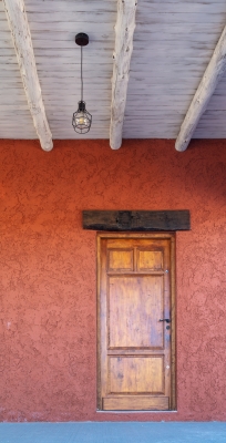 Fotografía de Arquitectura - Exterior de cabaña del Complejo Turístico Morita Mia, San Rafael, Mendoza, Argentina.